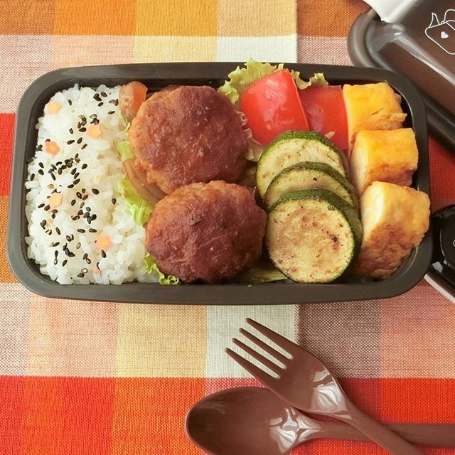 煮込みハンバーグののっけ弁当