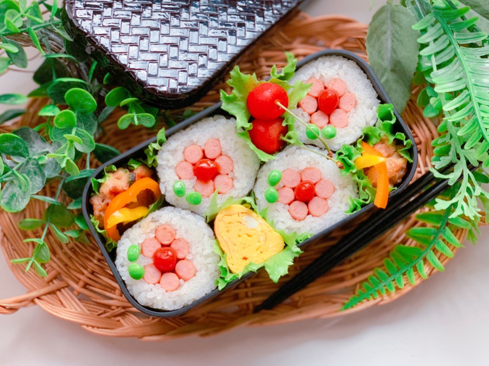 お花おむすび弁当