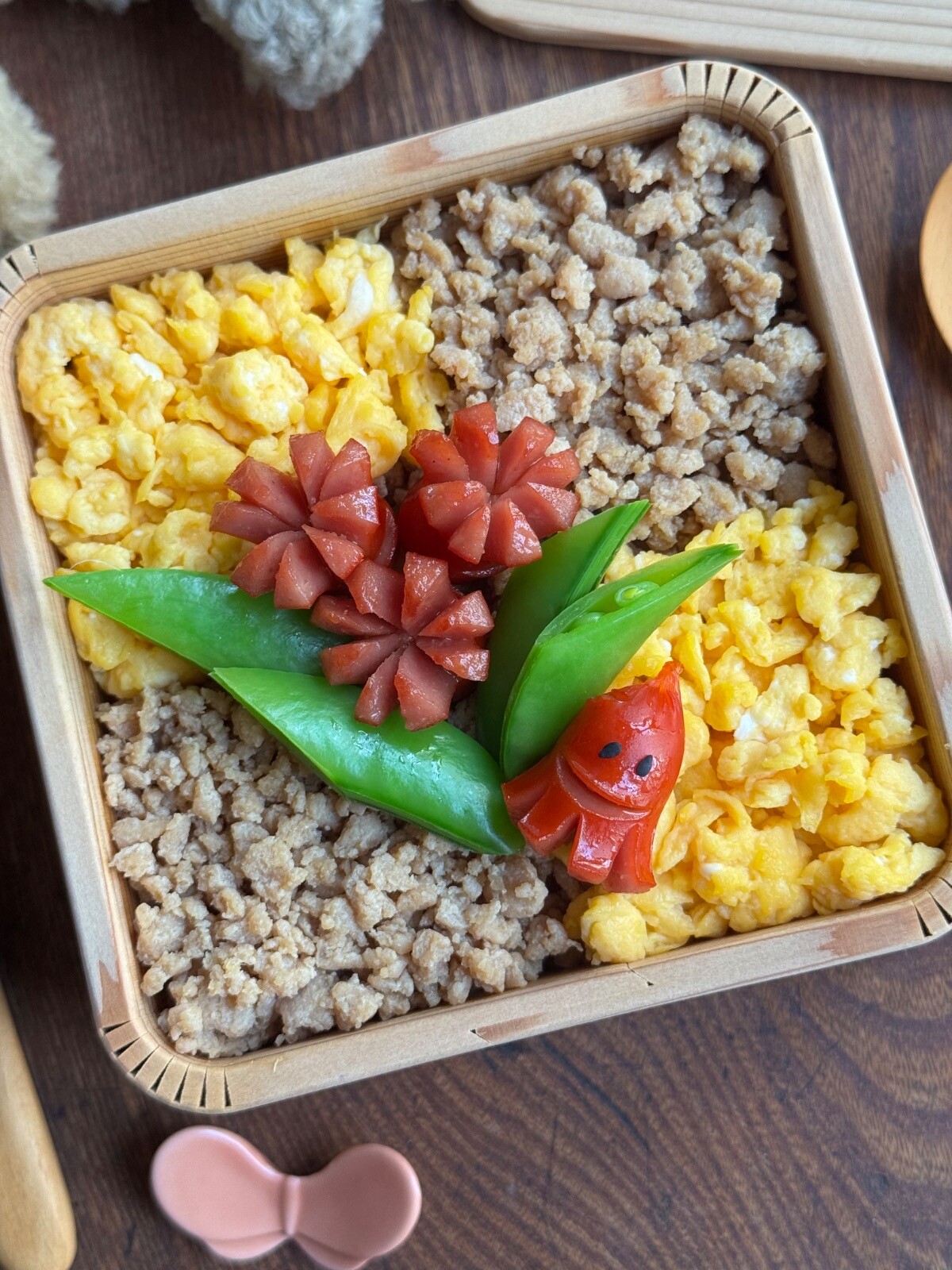 2色そぼろ弁当