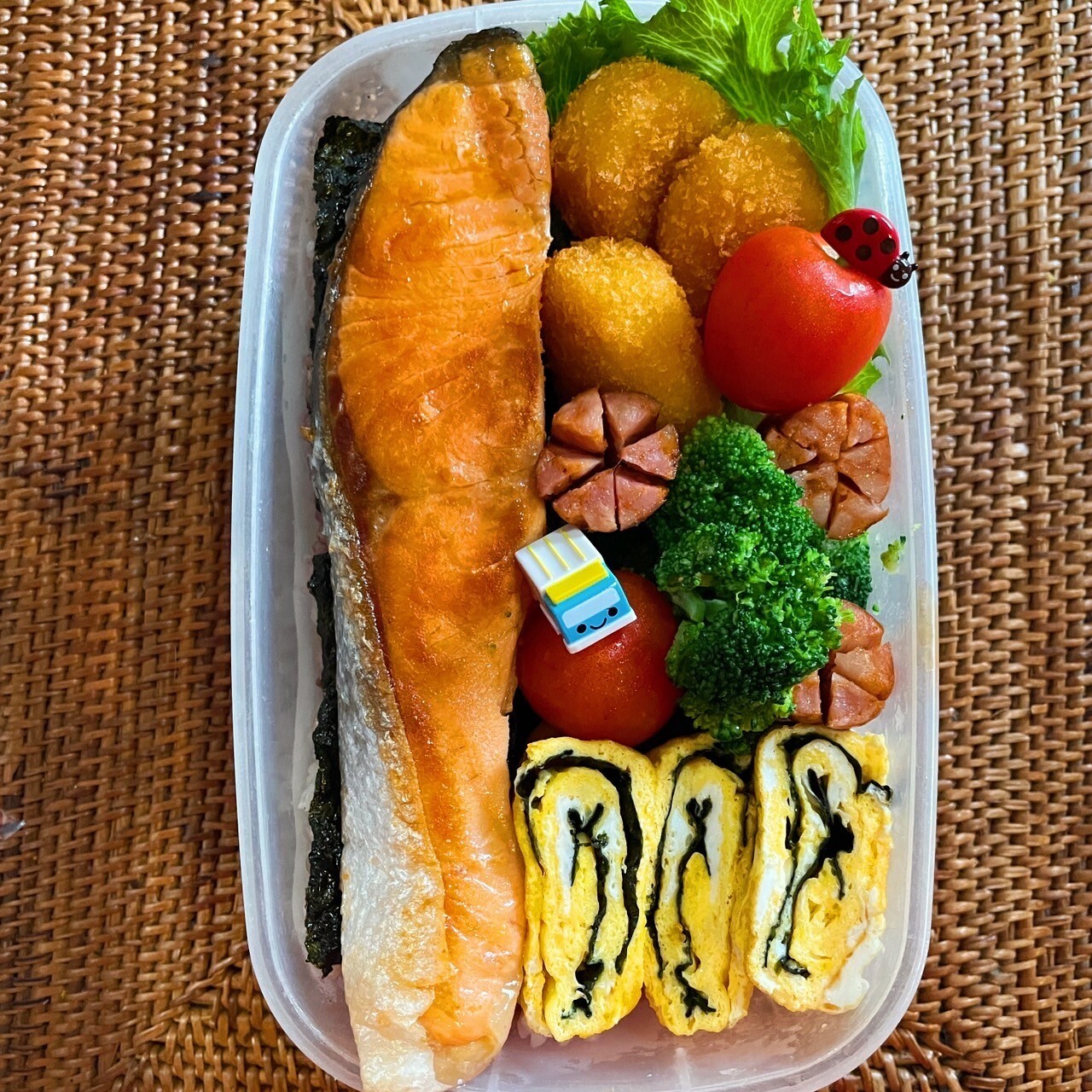 シャケ弁当