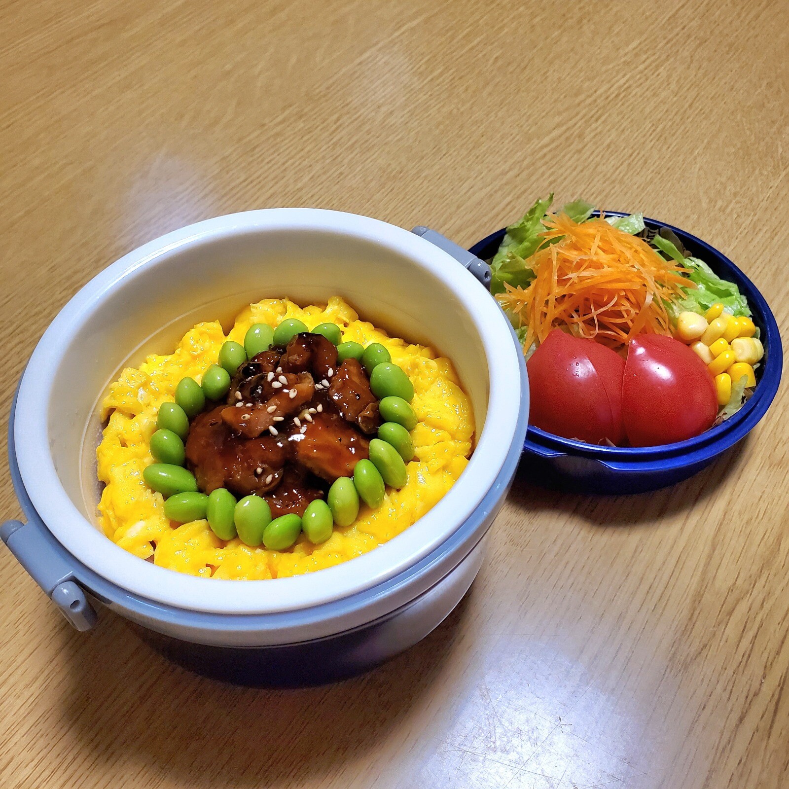 焼鳥3色丼(二十五雑穀米)