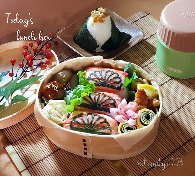 蟹っぽいカﾆｶﾏ俵むすび弁当