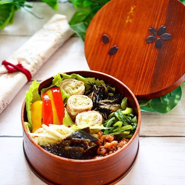 豚肉のハーブキャベツ巻き弁当