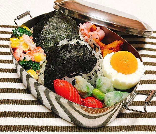 おにぎり弁当
