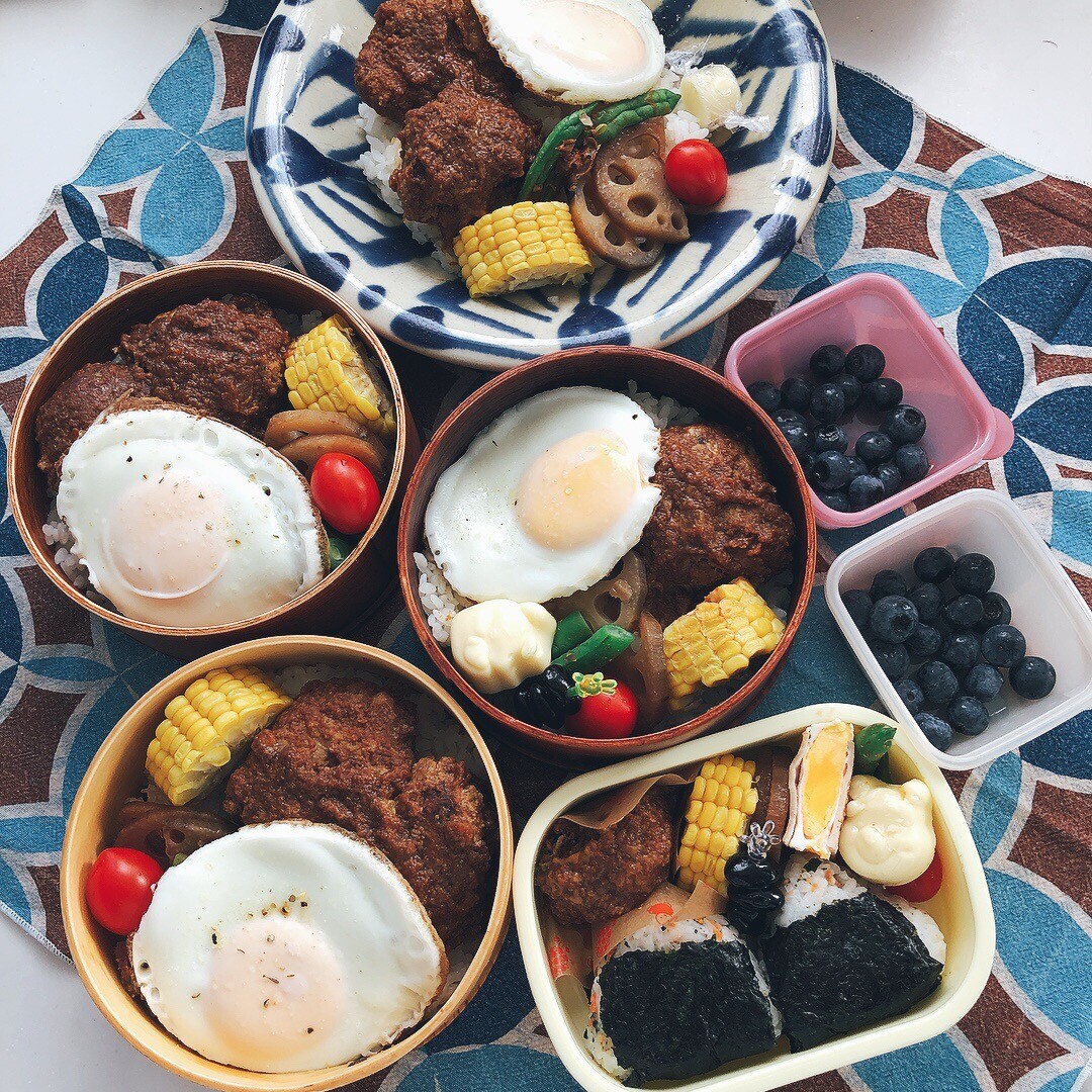 煮込みハンバーグ弁当