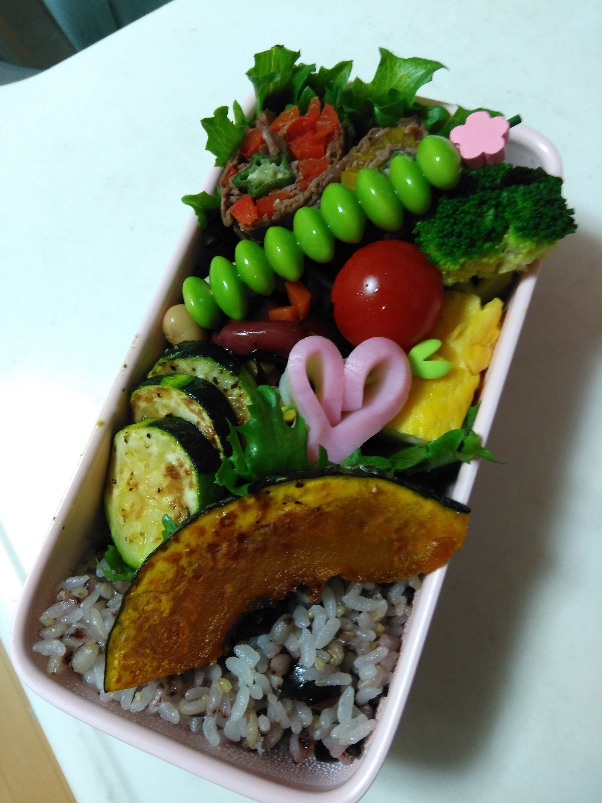 牛肉のパプリカオクラ巻き弁当