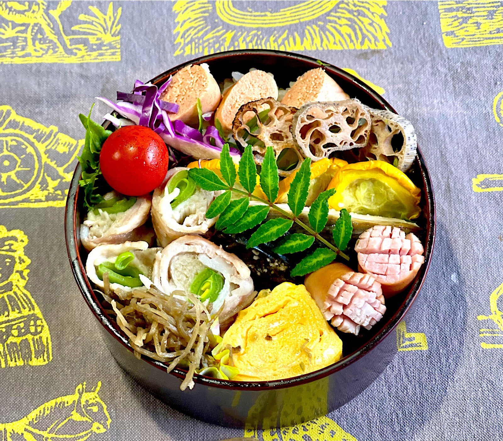 エノキとスナップエンドウとチーズの豚肉巻き
