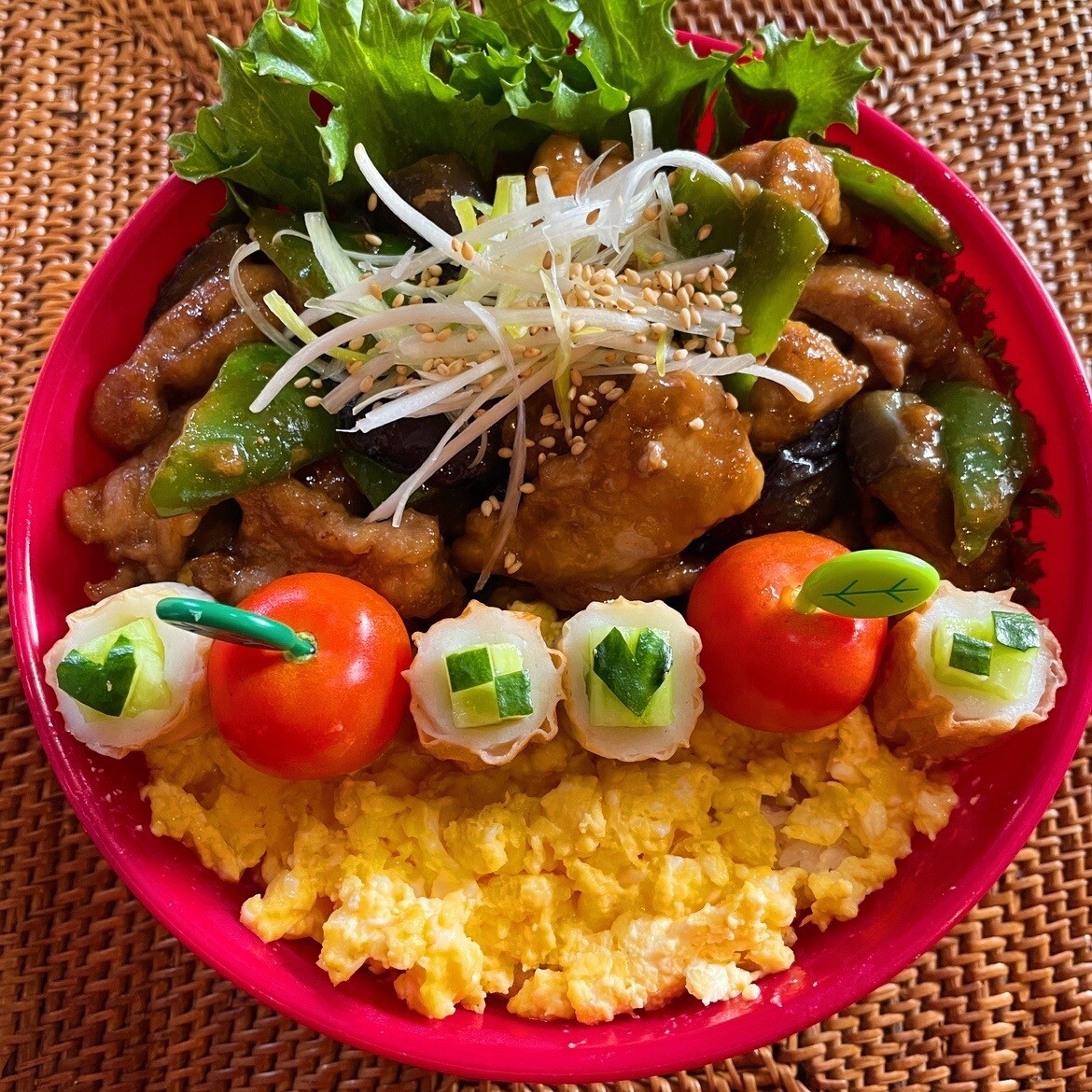 豚こまとピーマンとナスのスタミナ弁当