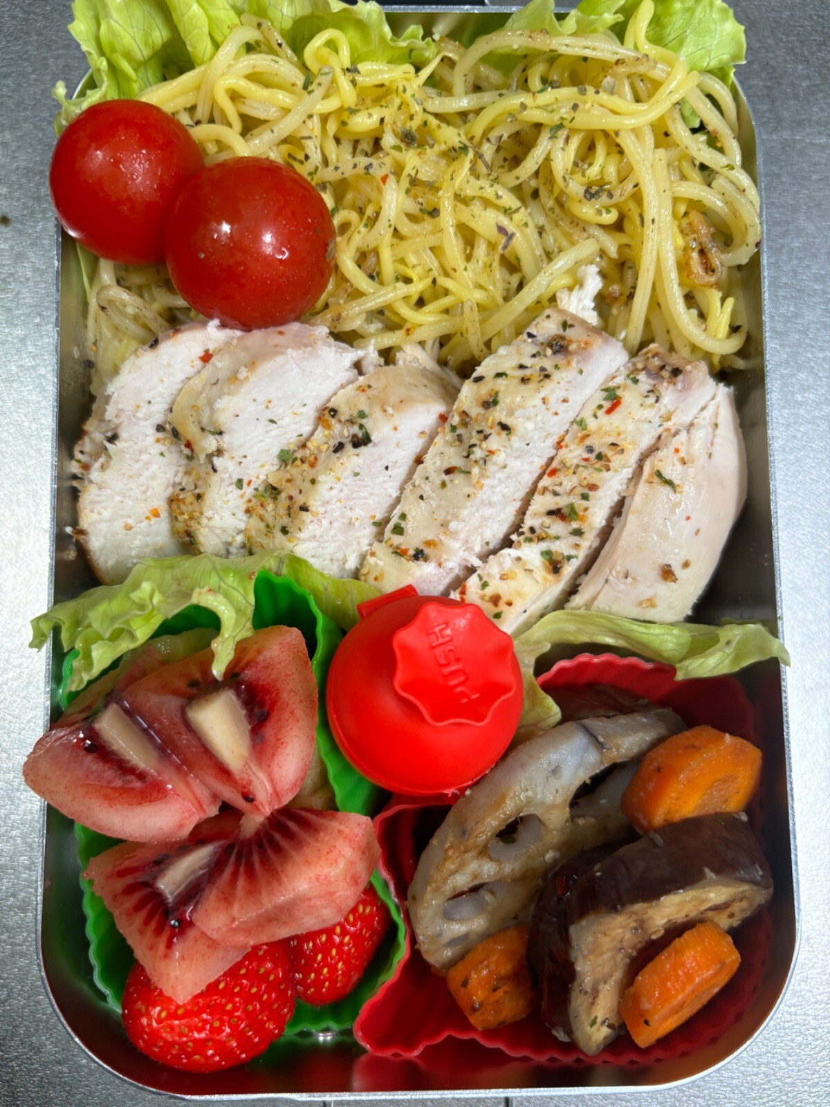 蒟蒻パスタ鶏ハム弁当