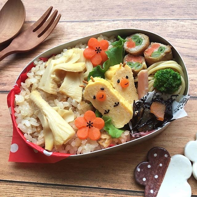ぴよぴよひよこちゃん卵焼き✼たけのこご飯弁当