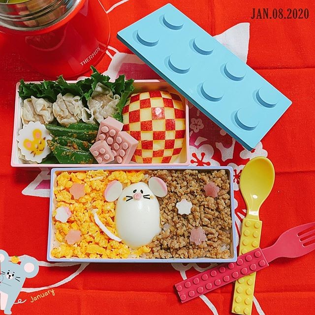 そぼろ丼の干支弁当
