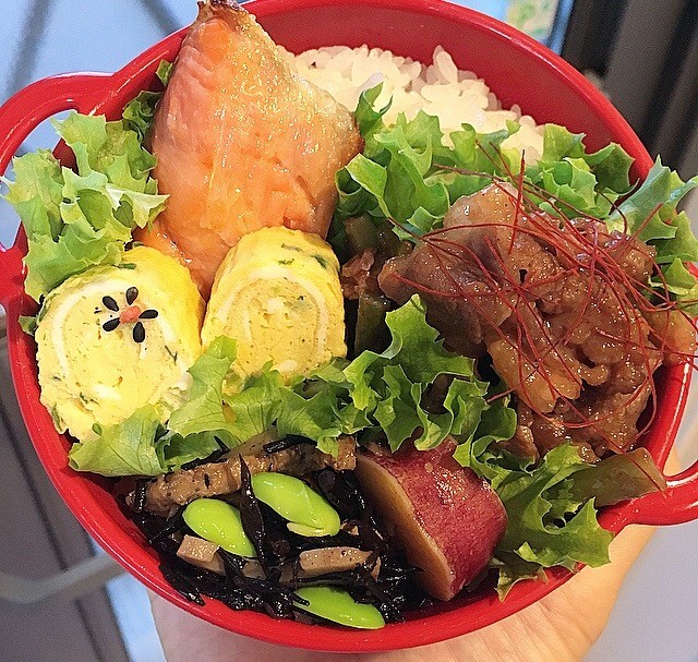 塩鮭と牛肉炒め弁当