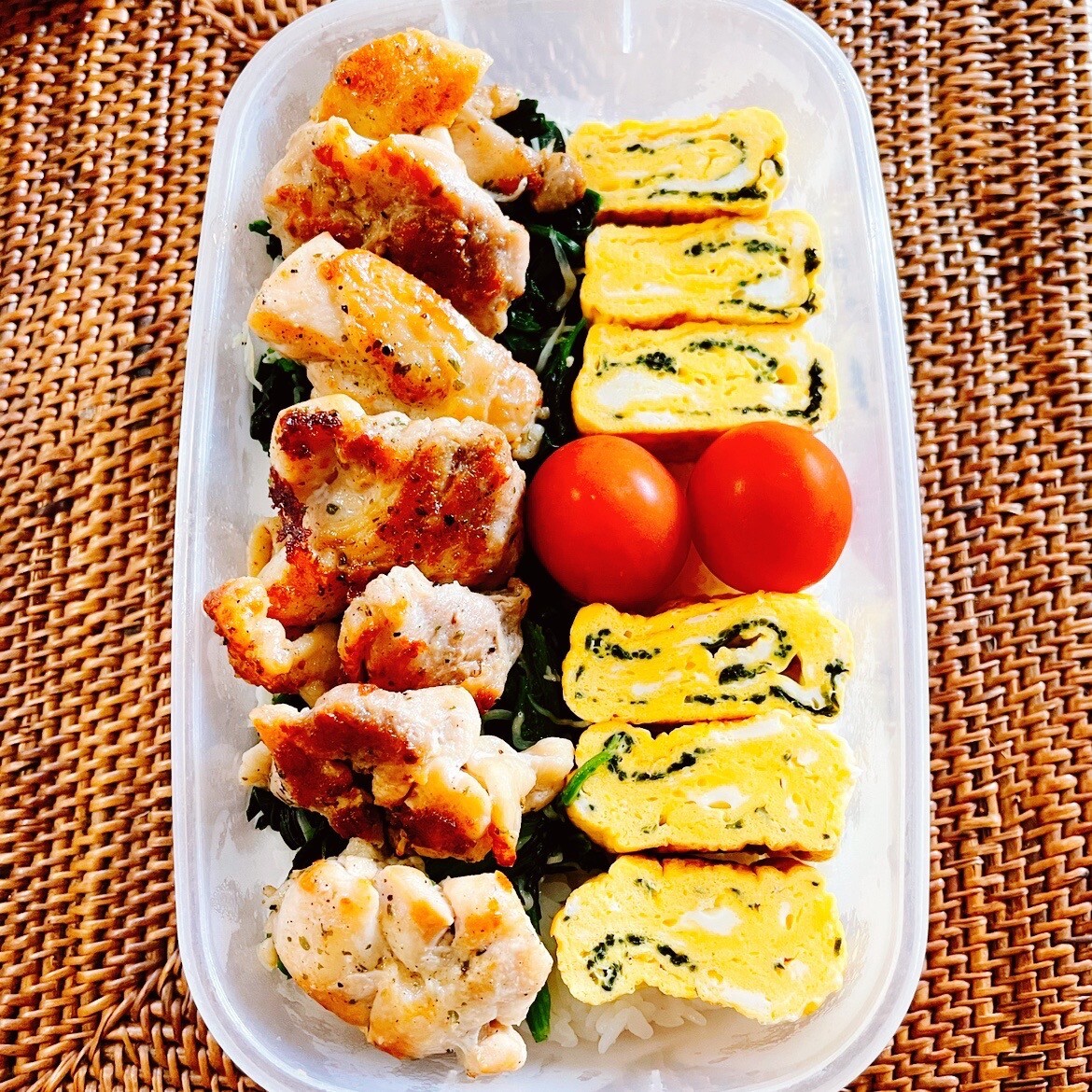 グリルチキンと卵焼き
