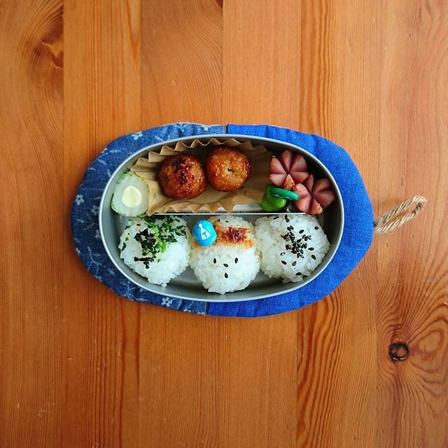 年少息子のおにぎり弁当