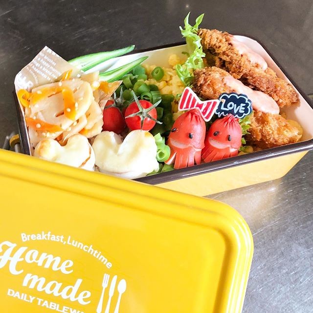 ３色丼弁当