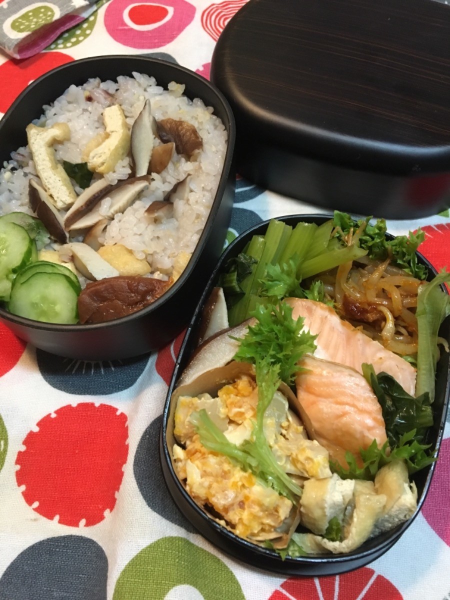 椎茸ごはんと鮭弁当