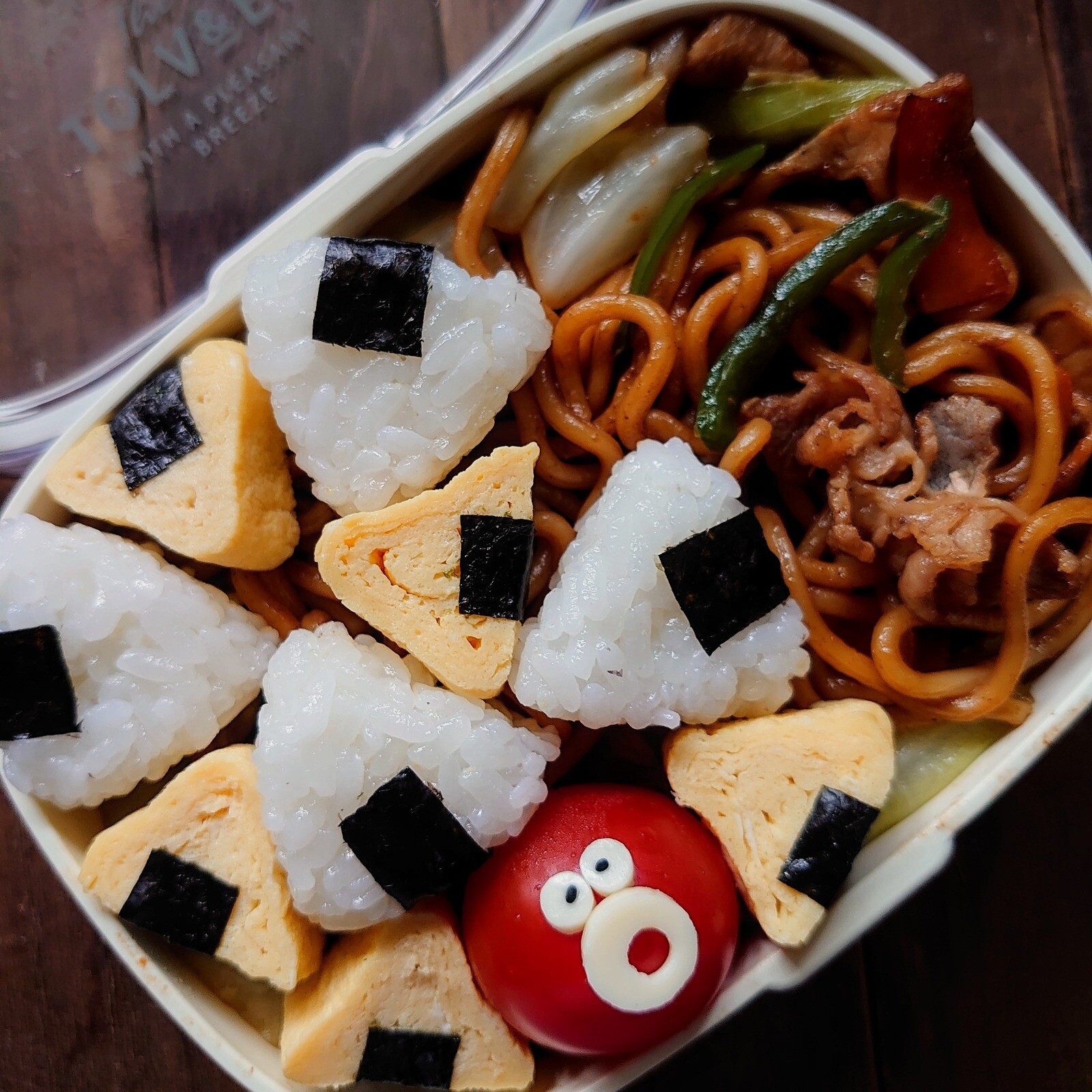 漢の…長女用🍱こにぎり軍団付き焼きそば弁当