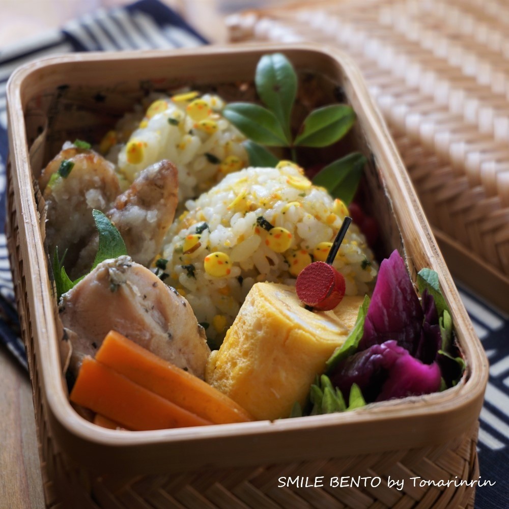 ヒヨコチップのおにぎり弁当