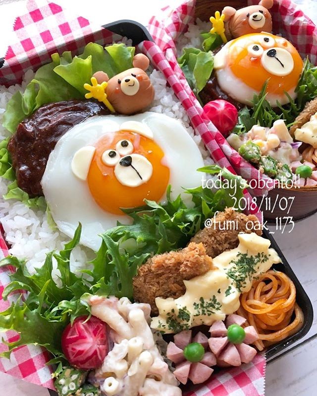 煮込みハンバーグとくまさん目玉焼き弁当
