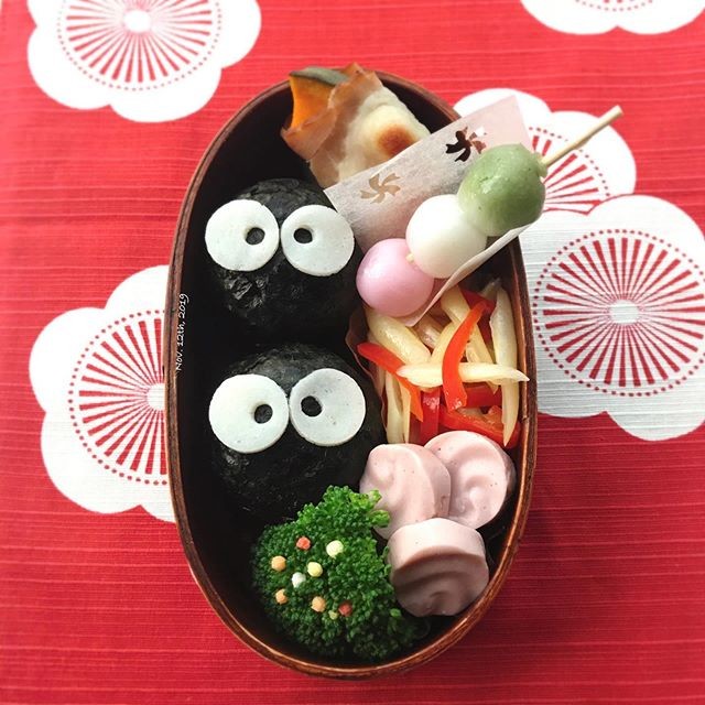真っ黒くろすけおにぎり弁当