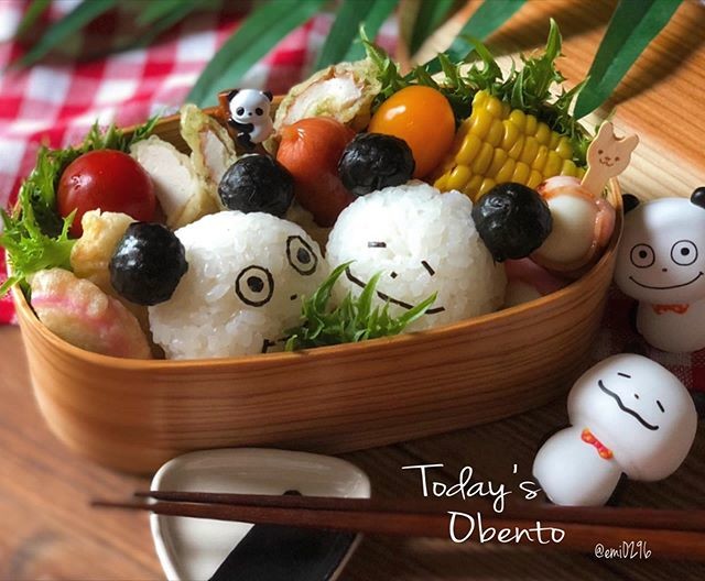 パンダおにぎりと天ぷらのわっぱキャラ弁