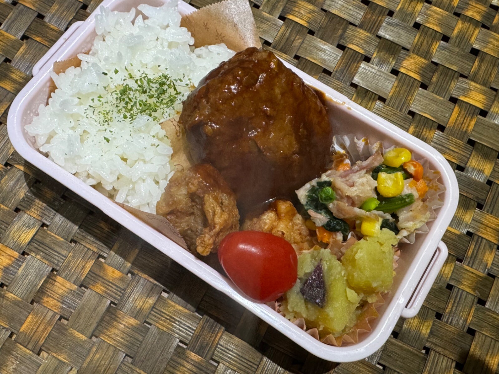 ハンバーグ弁当