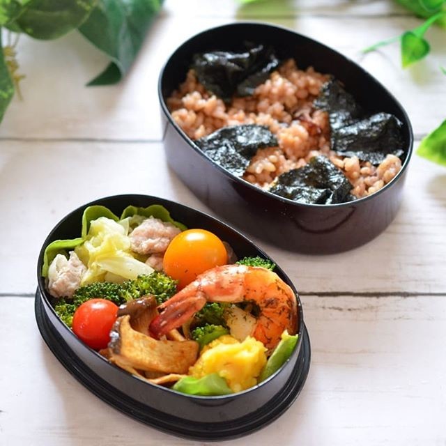 豚肉のハーブ蒸しと海老のココナッツオイルソテー弁当