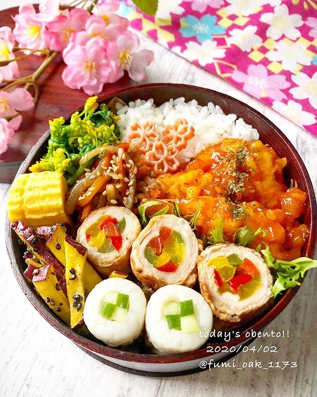 海老チリとパプリカの肉巻き弁当