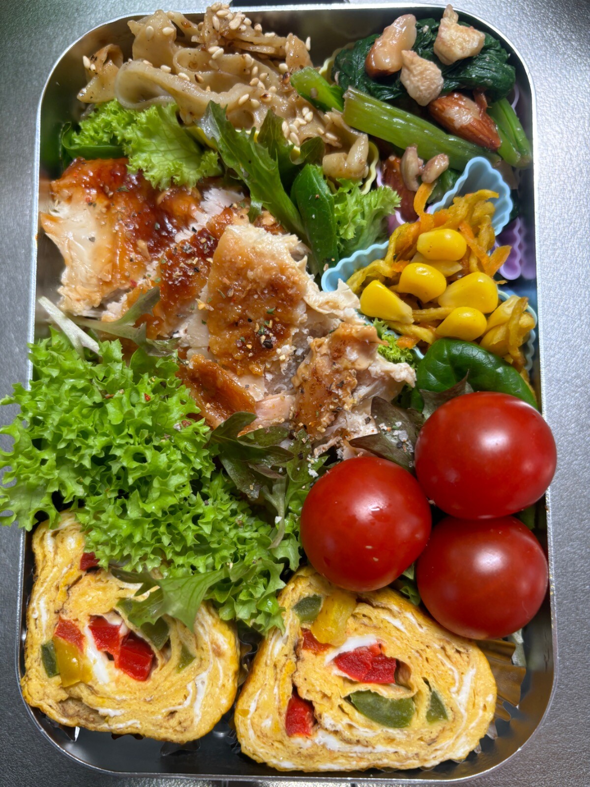 チキンサラダwithパプリカ卵焼き弁当