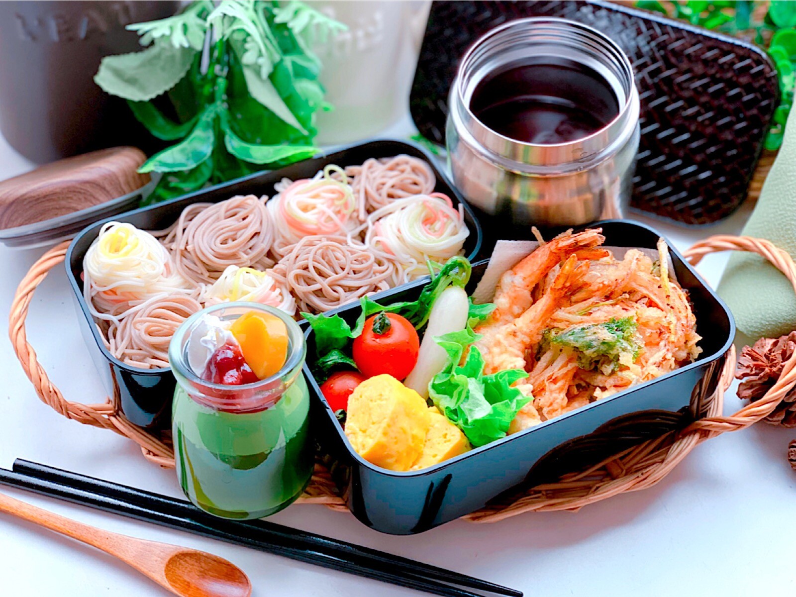 麺と天麩羅の定食弁当