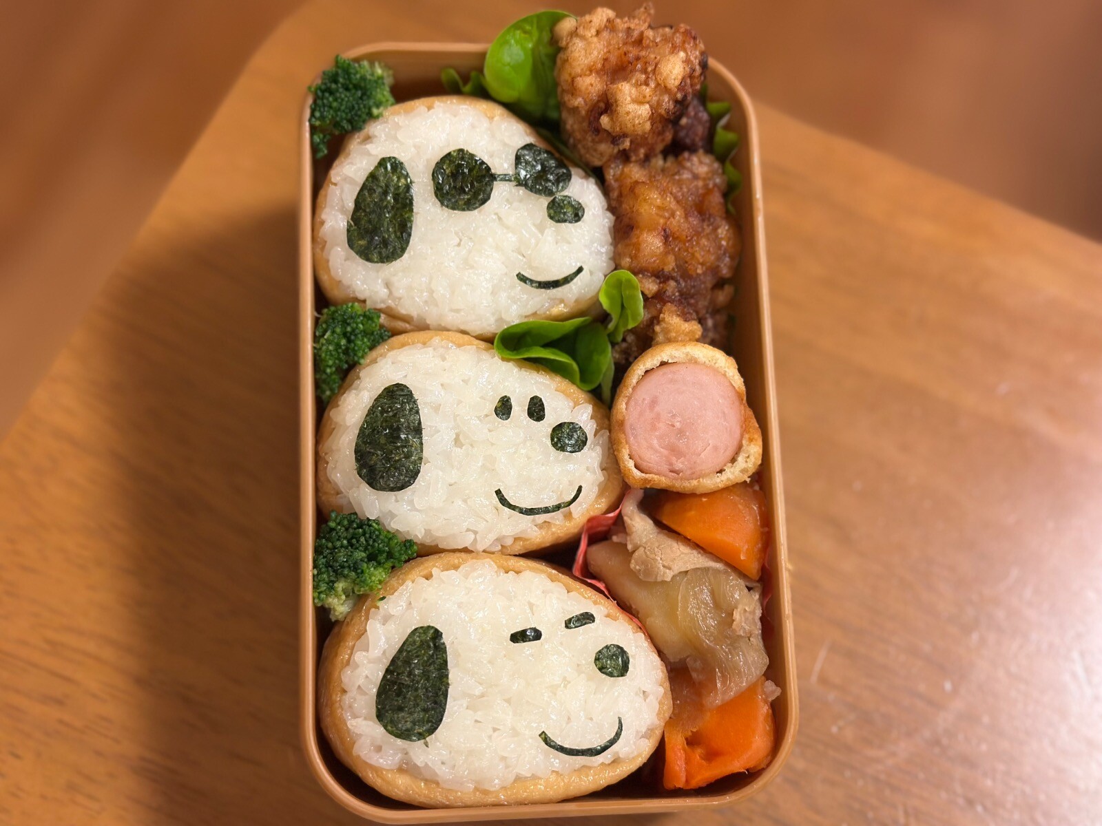 お稲荷さんdeスヌーピー弁当