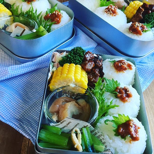 おにぎり弁当