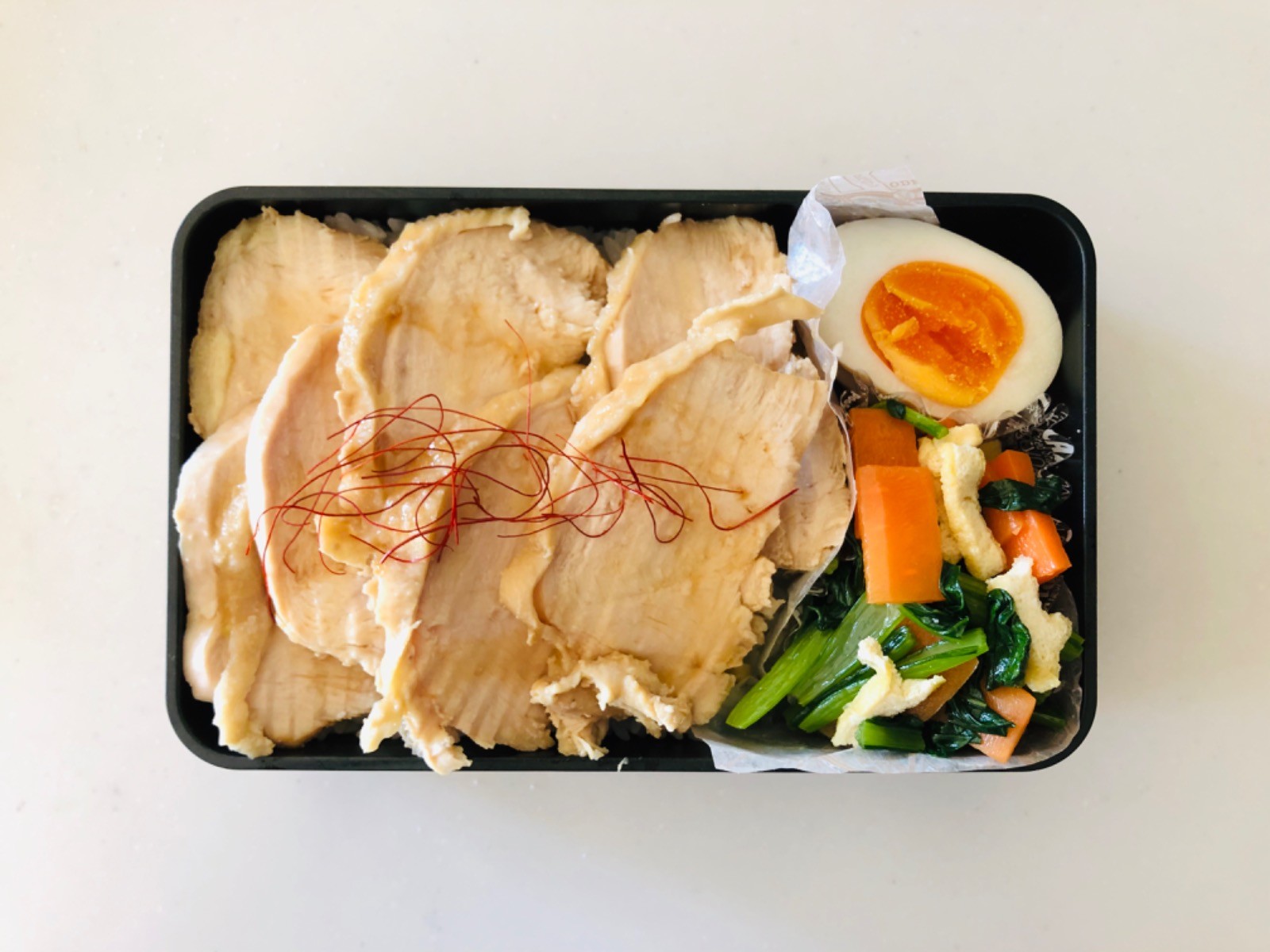 鶏焼豚丼弁当