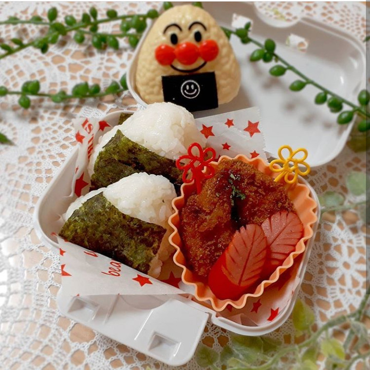 卵アレルギっ子の節約とんかつおにぎり🍙弁当⭐