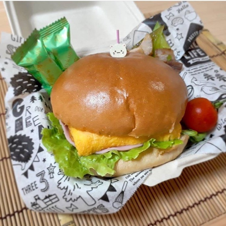 長女のレタスハムエッグバーガー弁当🍱