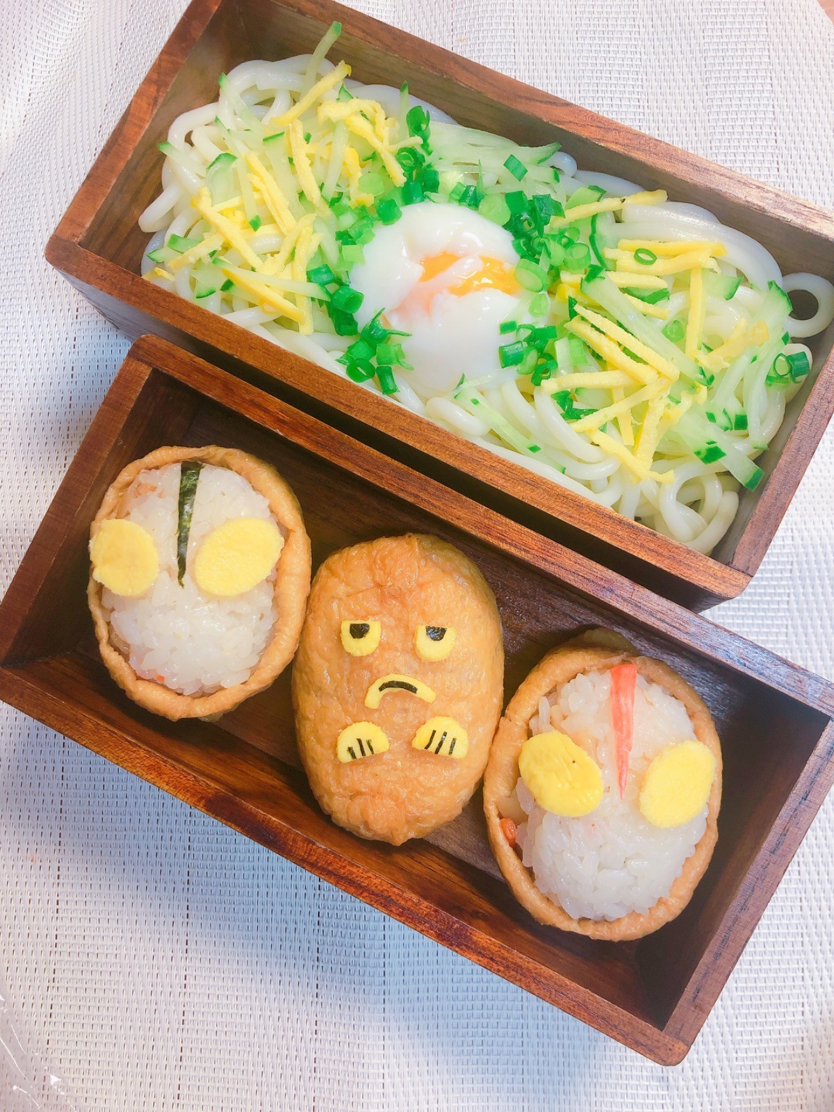 いなり寿司と冷やしうどん