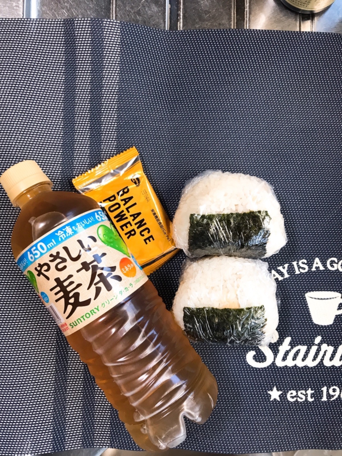 おにぎり弁当