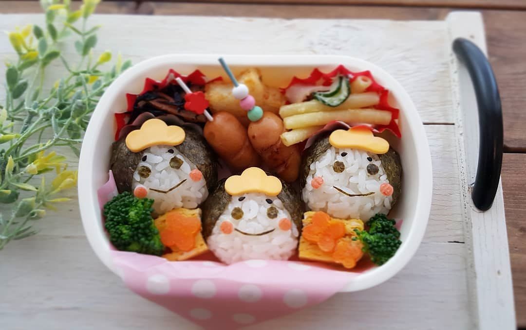 三人官女のひな祭り弁当
