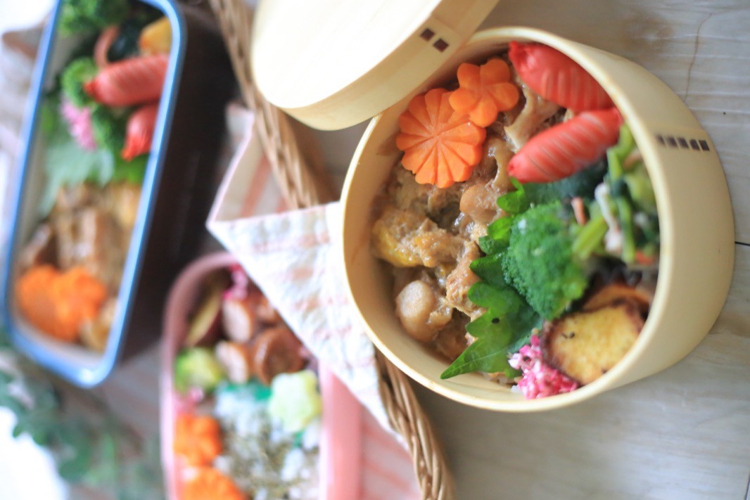 親子丼弁当