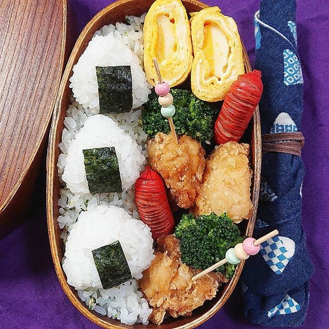 こにぎりちゃんと唐揚げ並べんとう