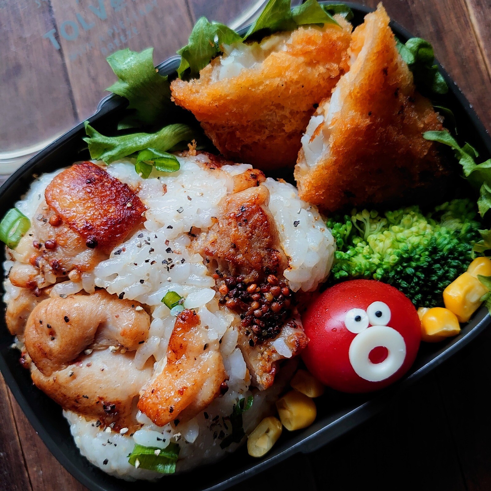 漢の…次女用🍱チキンステーキおにぎり弁当