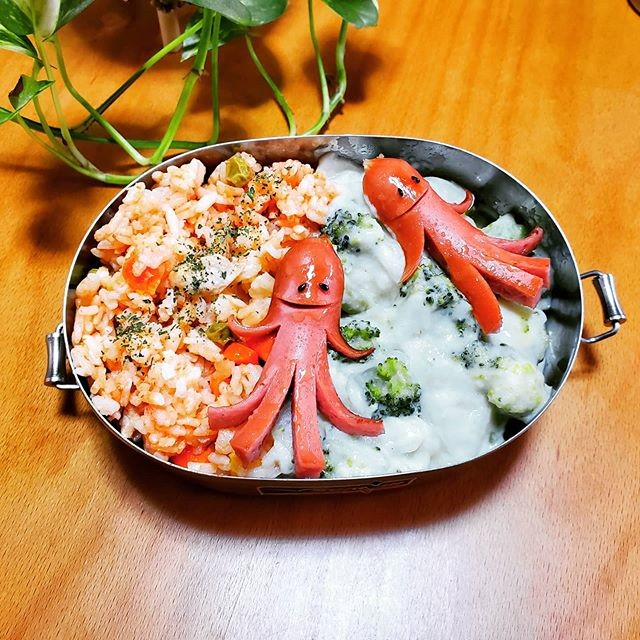 チキンライスホワイトソースがけ