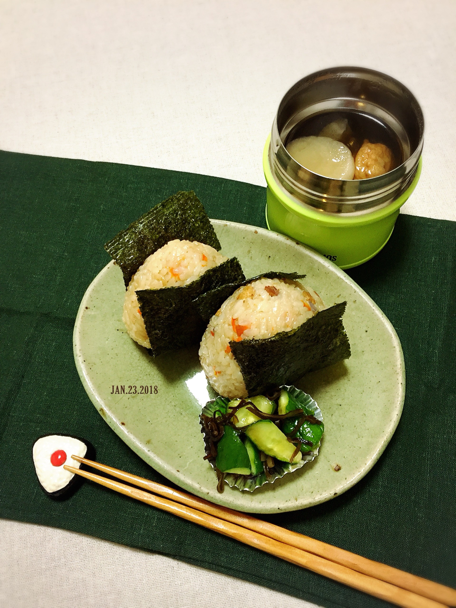 炊き込みご飯おにぎり弁当